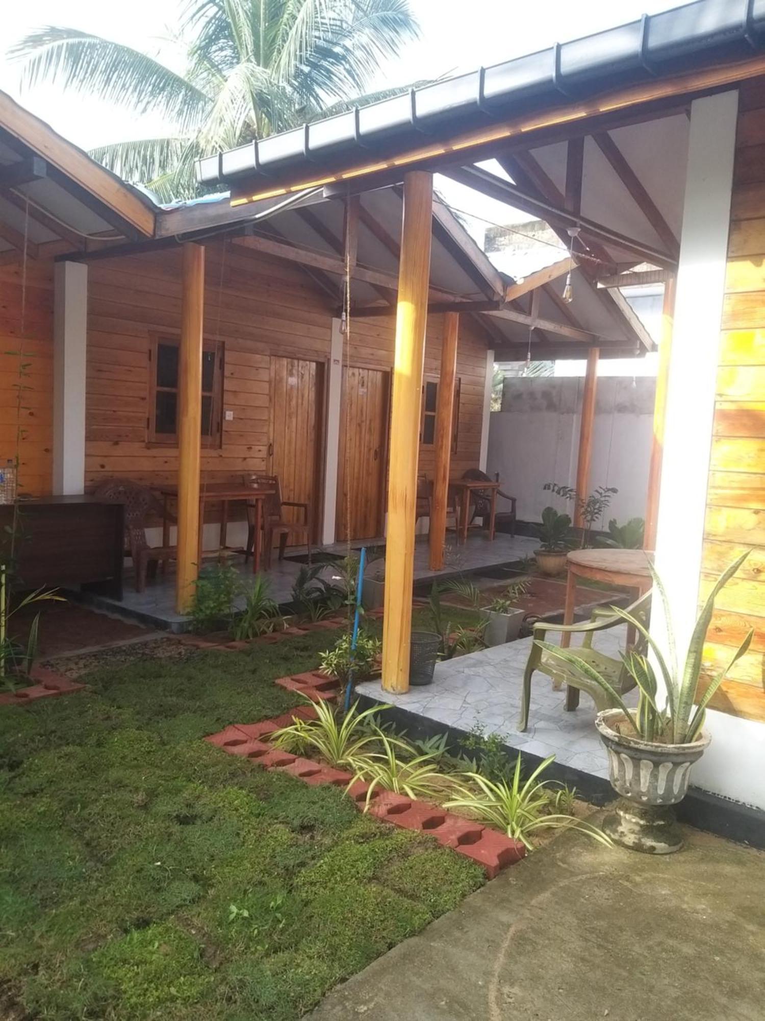 Dot Bey Beach Cabana Trincomalee Luaran gambar