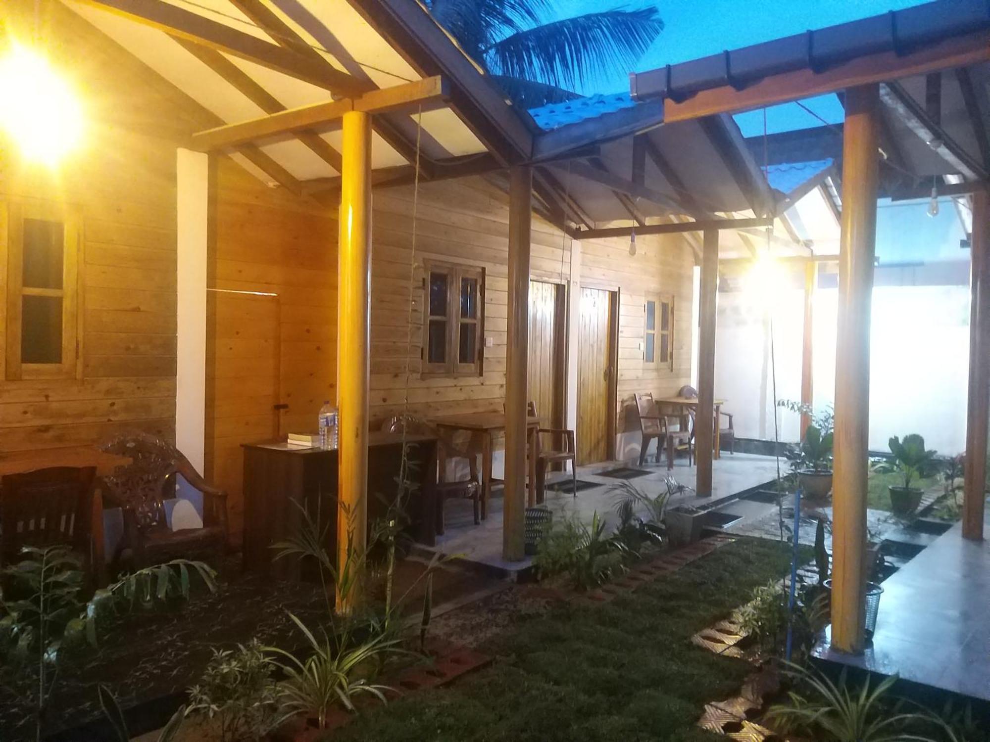 Dot Bey Beach Cabana Trincomalee Luaran gambar
