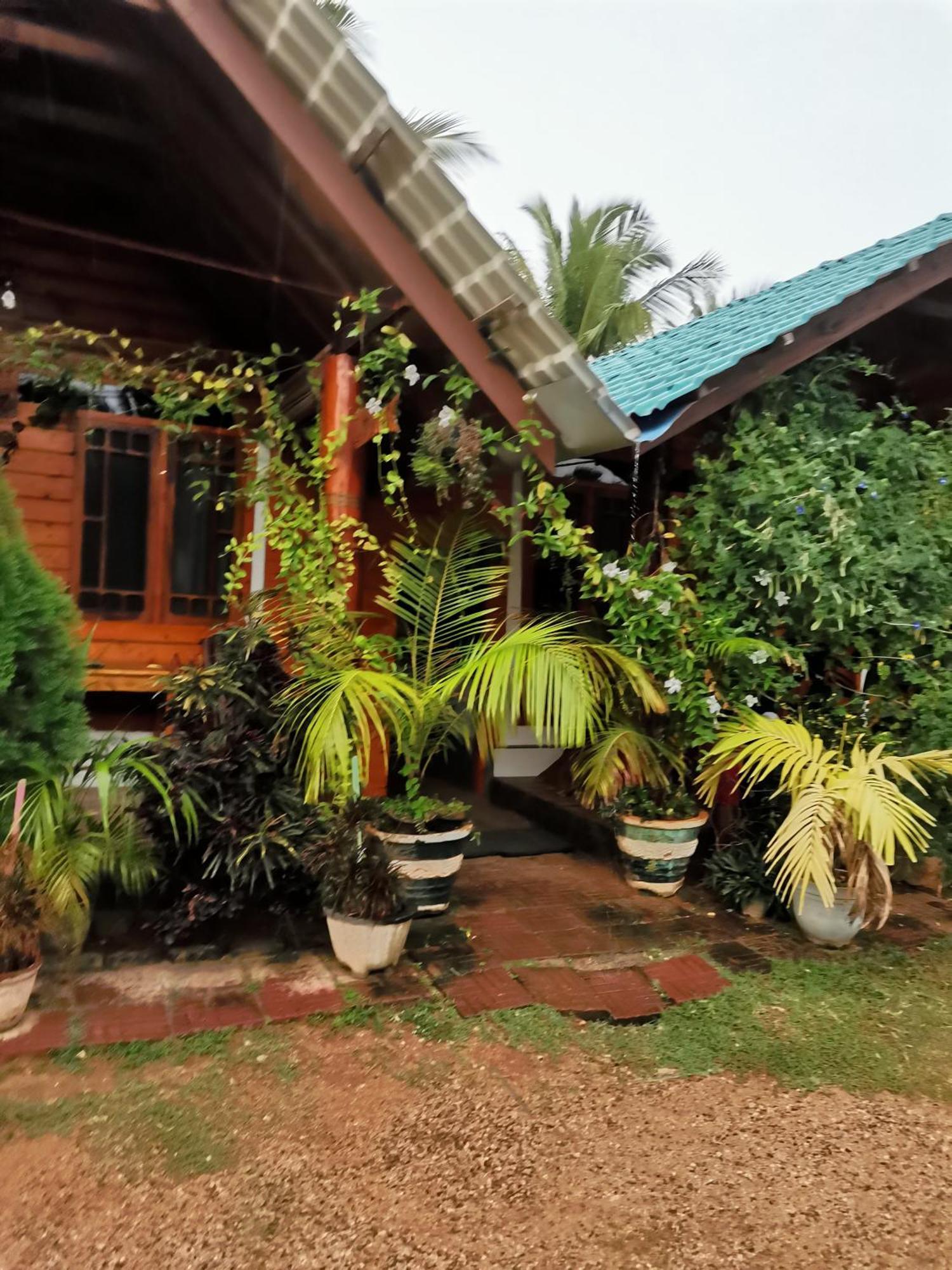 Dot Bey Beach Cabana Trincomalee Luaran gambar