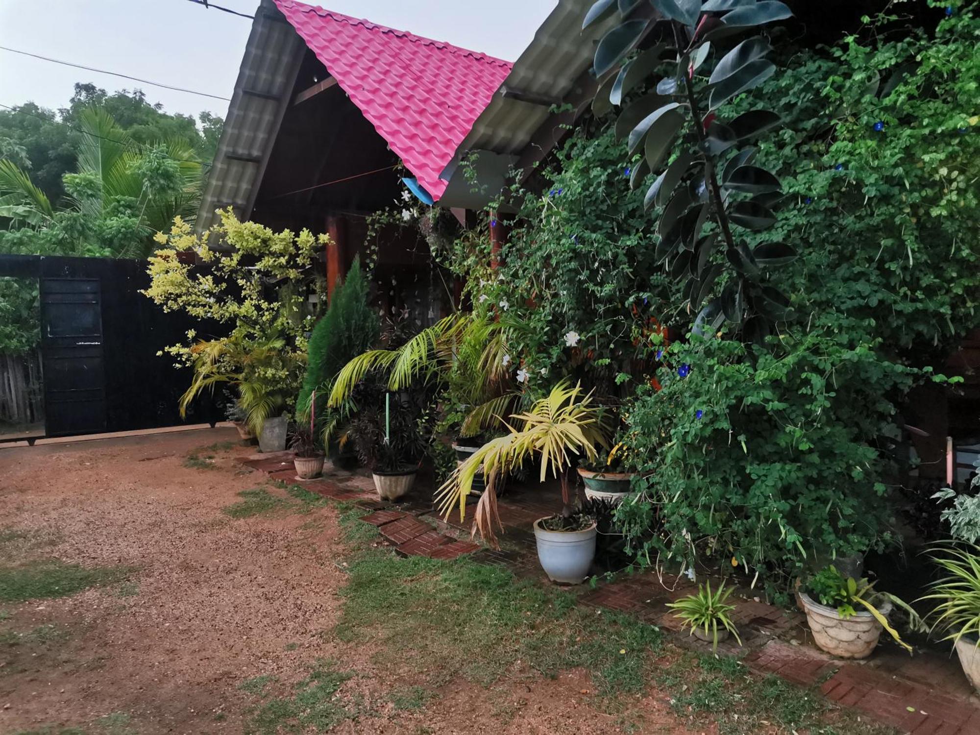 Dot Bey Beach Cabana Trincomalee Luaran gambar